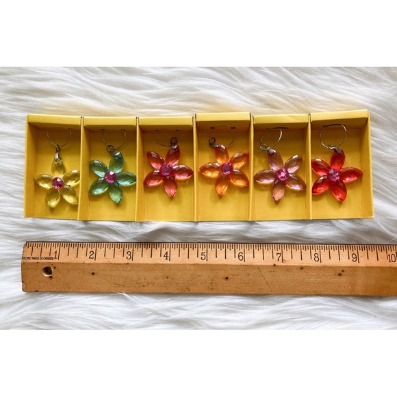 Vintage Flower Wine Charms, Retro Wine Charms, Flower Power, Y2K, Flower Charms - Picture 6 of 6